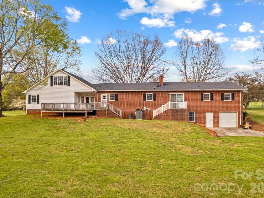 117 Jo Monni Loop, Statesville, NC 28625.  MLS# CAR4367067, YatesRealty ID 12548. 