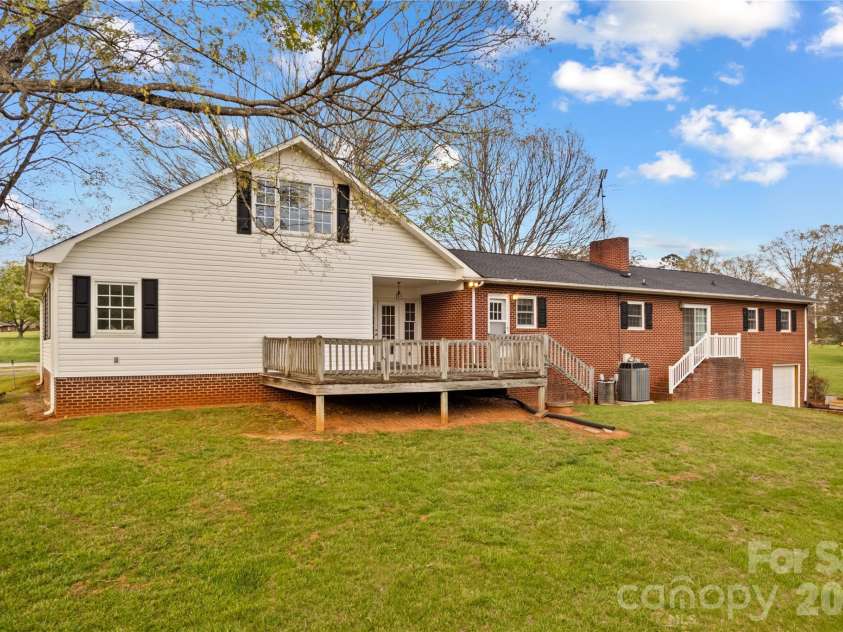 117 Jo Monni Loop, Statesville, NC 28625.  MLS# CAR4367067, YatesRealty ID 12548. 