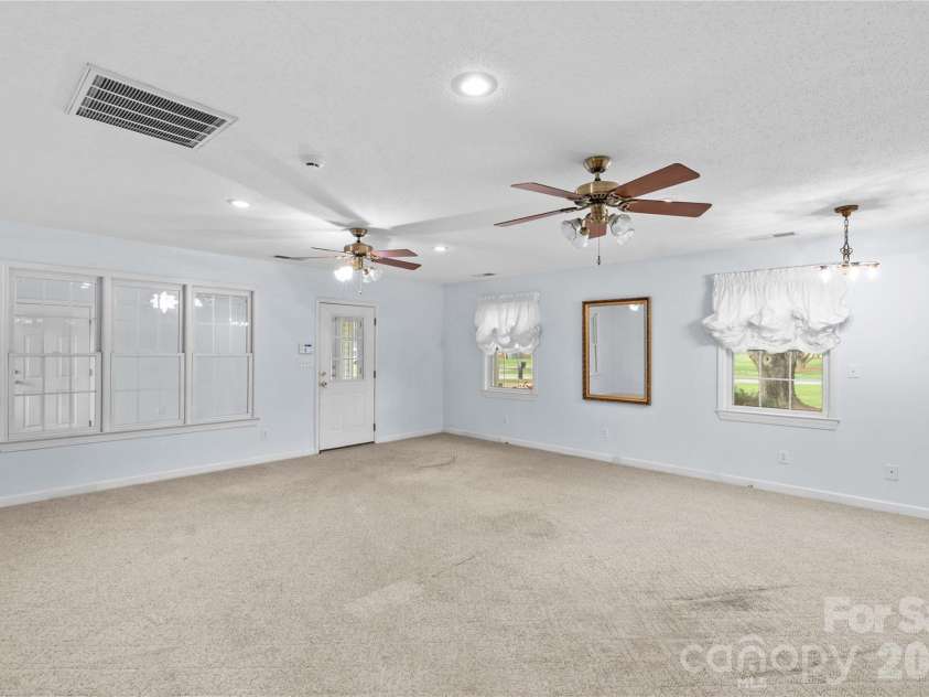 117 Jo Monni Loop, Statesville, NC 28625.  MLS# CAR4367067, YatesRealty ID 12548. 