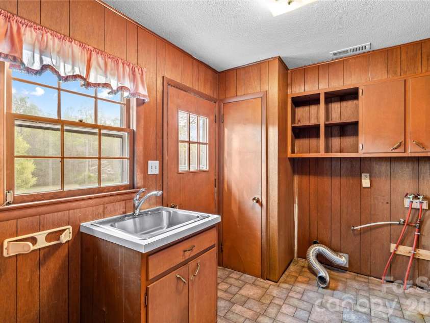 117 Jo Monni Loop, Statesville, NC 28625.  MLS# CAR4367067, YatesRealty ID 12548. 