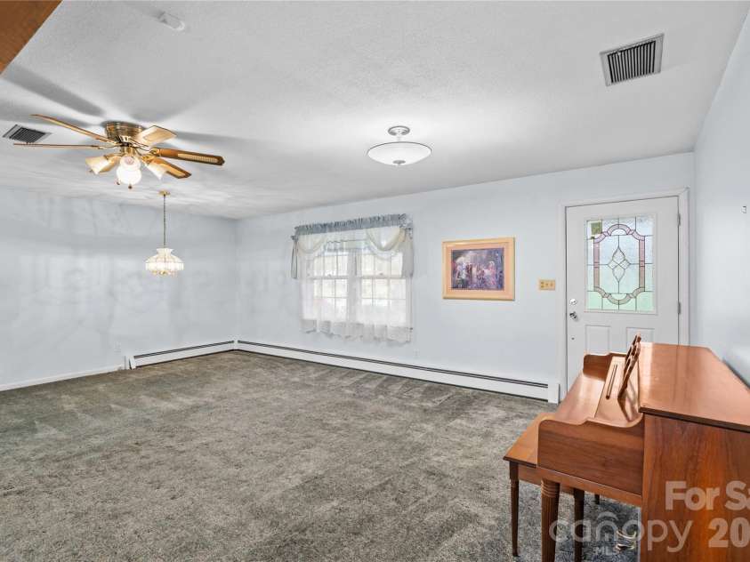 117 Jo Monni Loop, Statesville, NC 28625.  MLS# CAR4367067, YatesRealty ID 12548. 