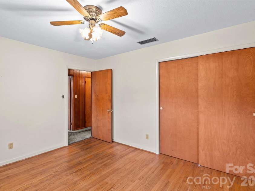 117 Jo Monni Loop, Statesville, NC 28625.  MLS# CAR4367067, YatesRealty ID 12548. 