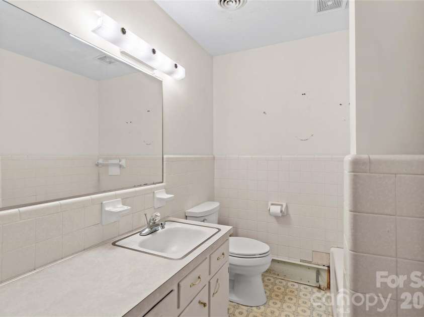 117 Jo Monni Loop, Statesville, NC 28625.  MLS# CAR4367067, YatesRealty ID 12548. 