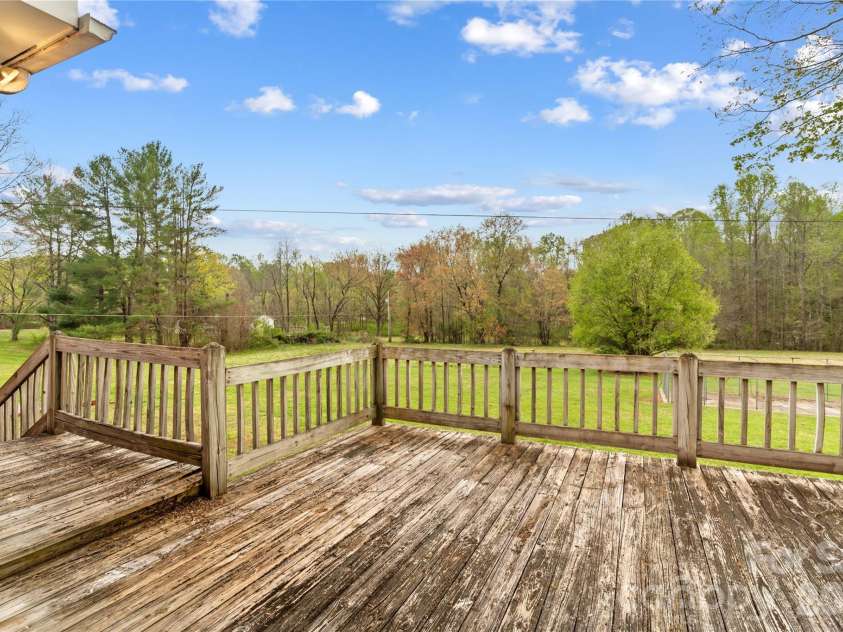 117 Jo Monni Loop, Statesville, NC 28625.  MLS# CAR4367067, YatesRealty ID 12548. 