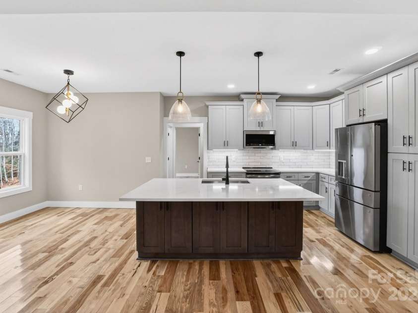 105 Sunset View Lane, Statesville, NC 28677.  MLS# CAR4322703, YatesRealty ID 12549. 