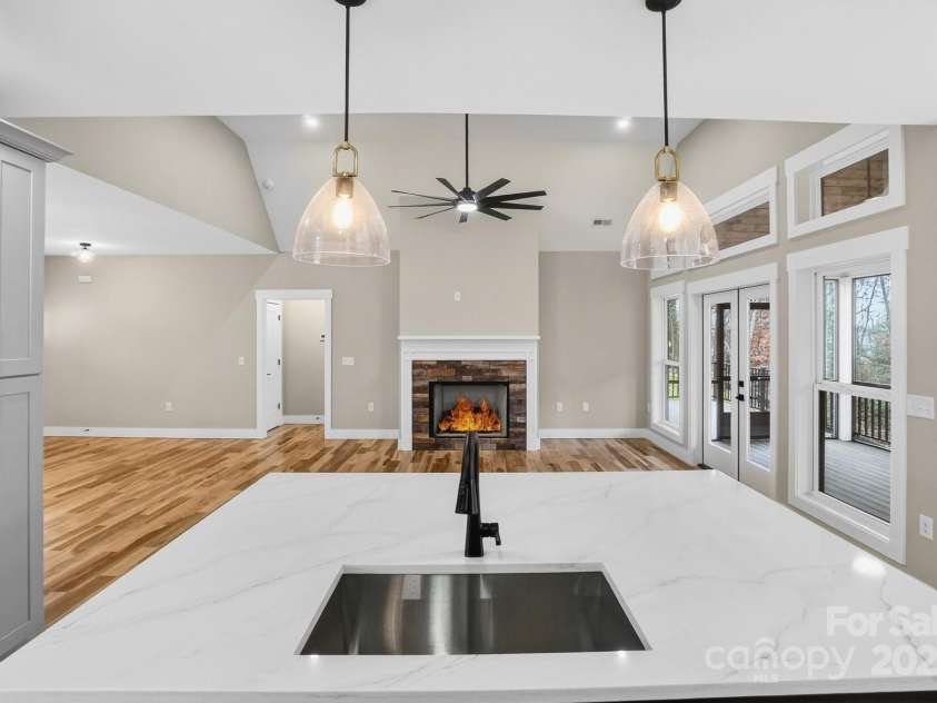 105 Sunset View Lane, Statesville, NC 28677.  MLS# CAR4322703, YatesRealty ID 12549. 