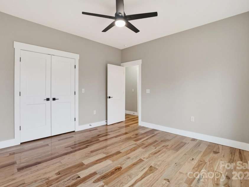 105 Sunset View Lane, Statesville, NC 28677.  MLS# CAR4322703, YatesRealty ID 12549. 
