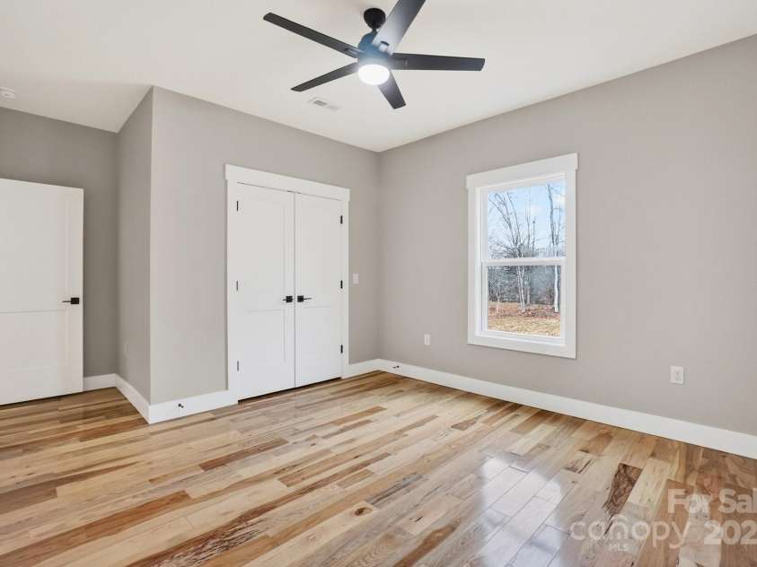 105 Sunset View Lane, Statesville, NC 28677.  MLS# CAR4322703, YatesRealty ID 12549. 