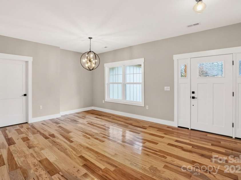 105 Sunset View Lane, Statesville, NC 28677.  MLS# CAR4322703, YatesRealty ID 12549. 