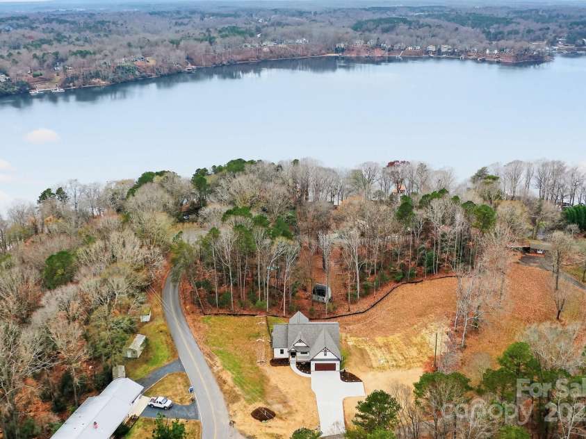 105 Sunset View Lane, Statesville, NC 28677.  MLS# CAR4322703, YatesRealty ID 12549. 