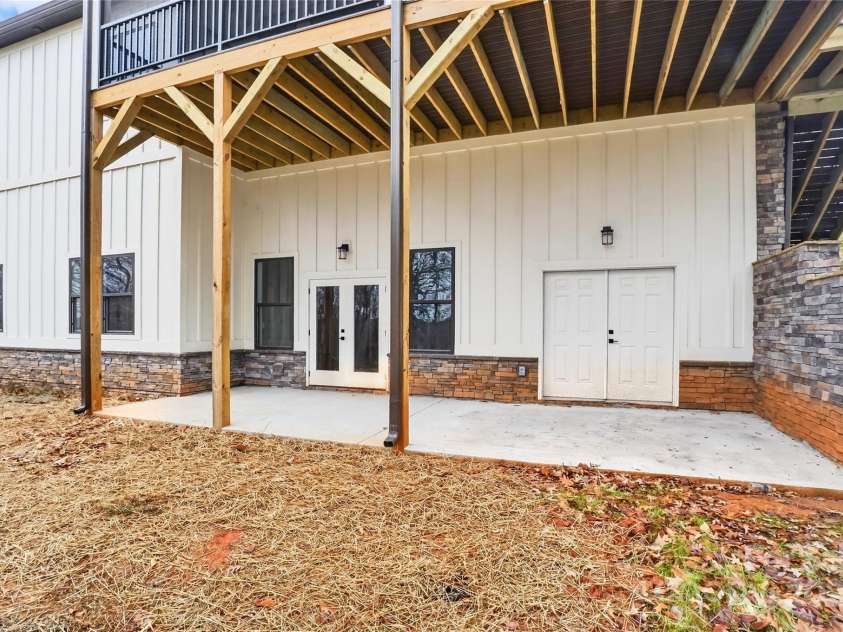 105 Sunset View Lane, Statesville, NC 28677.  MLS# CAR4322703, YatesRealty ID 12549. 