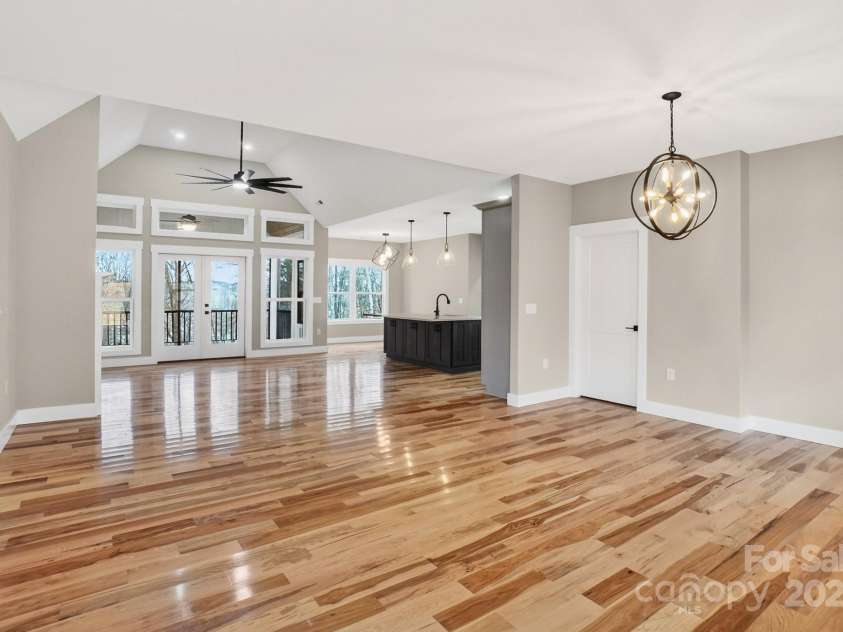 105 Sunset View Lane, Statesville, NC 28677.  MLS# CAR4322703, YatesRealty ID 12549. Open floor-plan