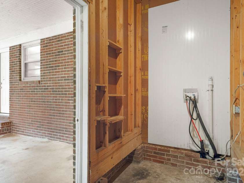 1874 McIlwain Road, Lancaster, SC 29720.  MLS# CAR4281008, YatesRealty ID 1255. Laundry