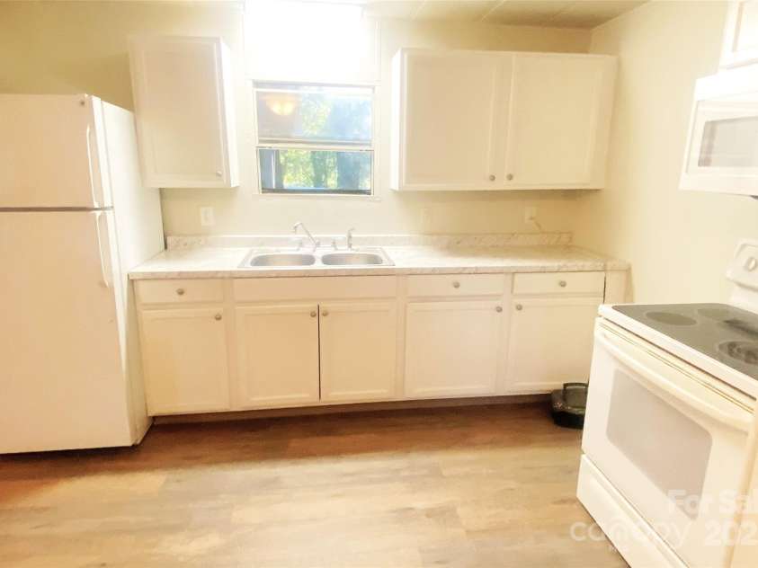 295 Asbury Road, Candler, NC 28715.  MLS# CAR4308375, YatesRealty ID 1255. 