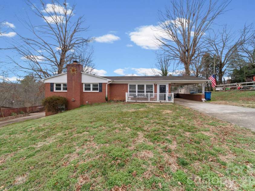 116 Hilltop Avenue, Valdese, NC 28690.  MLS# CAR4347043, YatesRealty ID 12550. 