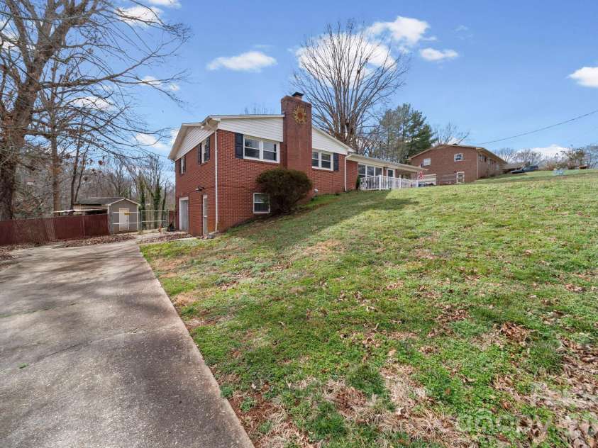116 Hilltop Avenue, Valdese, NC 28690.  MLS# CAR4347043, YatesRealty ID 12550. 