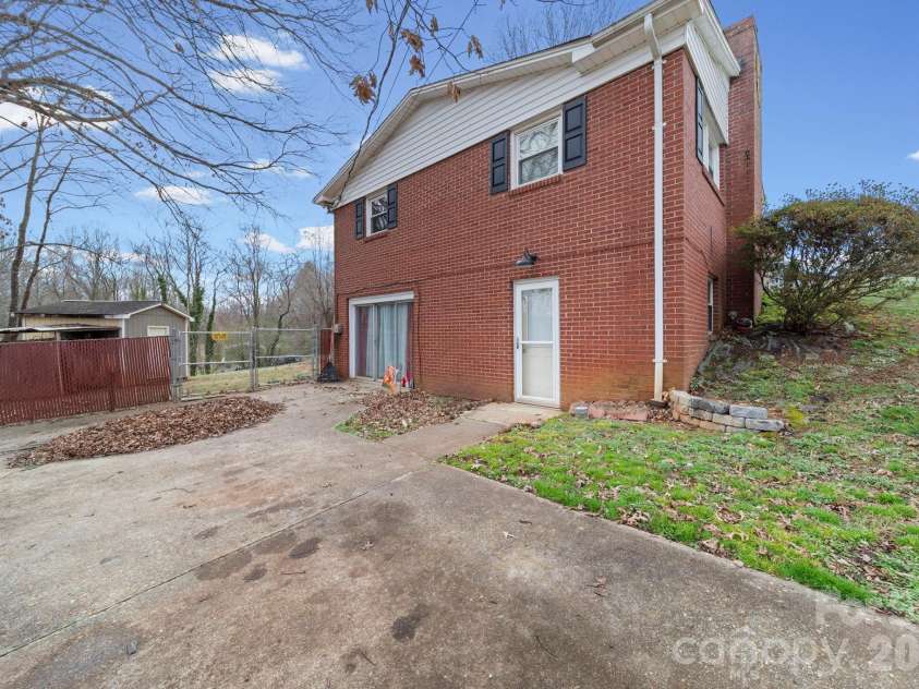 116 Hilltop Avenue, Valdese, NC 28690.  MLS# CAR4347043, YatesRealty ID 12550. 