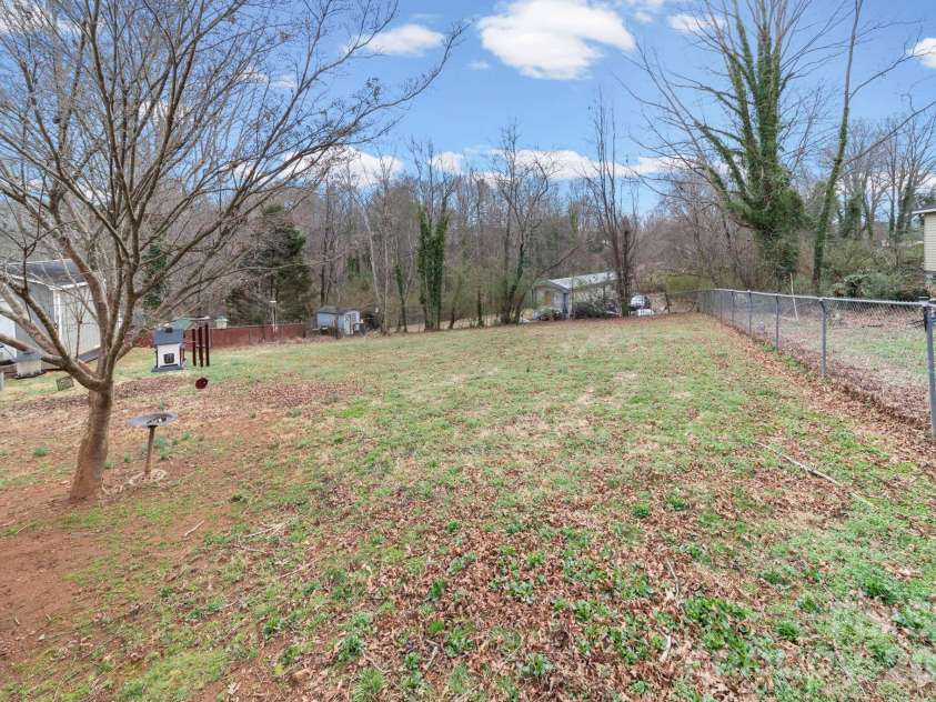 116 Hilltop Avenue, Valdese, NC 28690.  MLS# CAR4347043, YatesRealty ID 12550. 