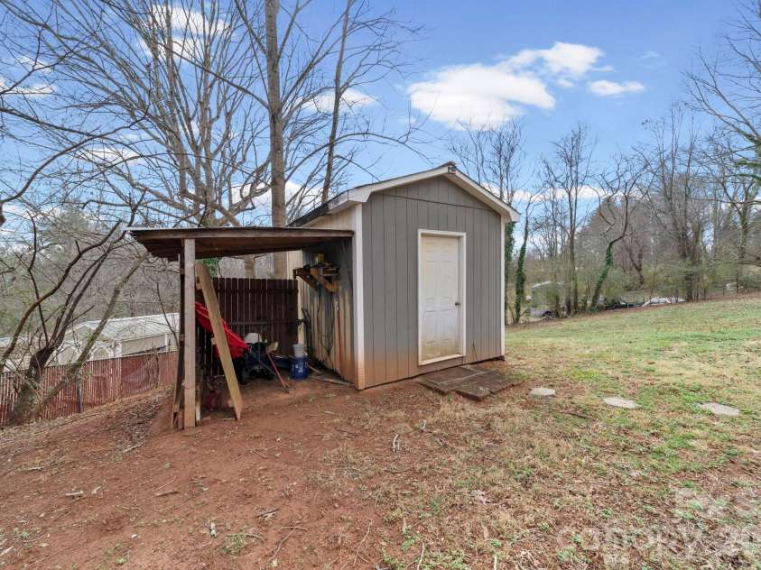 116 Hilltop Avenue, Valdese, NC 28690.  MLS# CAR4347043, YatesRealty ID 12550. 