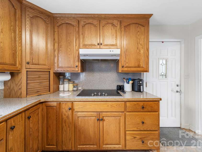 116 Hilltop Avenue, Valdese, NC 28690.  MLS# CAR4347043, YatesRealty ID 12550. 