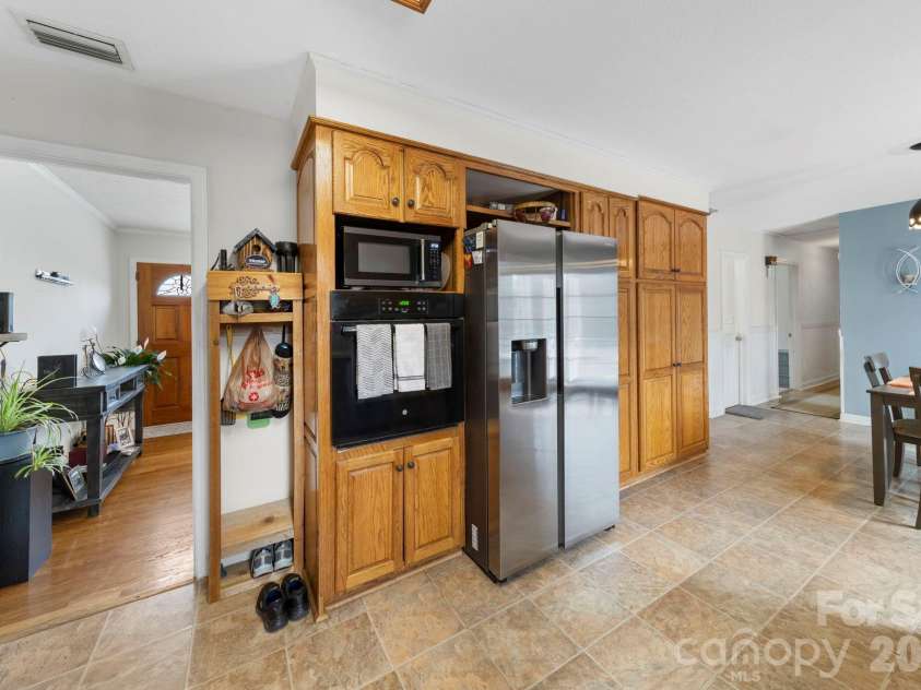 116 Hilltop Avenue, Valdese, NC 28690.  MLS# CAR4347043, YatesRealty ID 12550. 