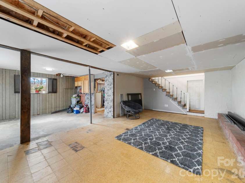 116 Hilltop Avenue, Valdese, NC 28690.  MLS# CAR4347043, YatesRealty ID 12550. 