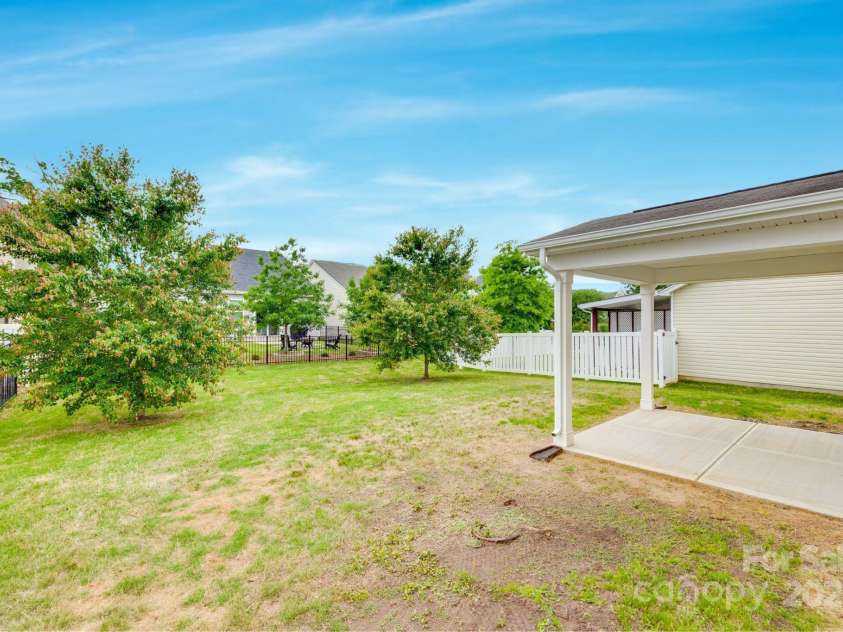 1507 Arcadia Bluff Drive, York, SC 29745.  MLS# CAR4252388, YatesRealty ID 12550. Large backyard in cul-de-sac lot