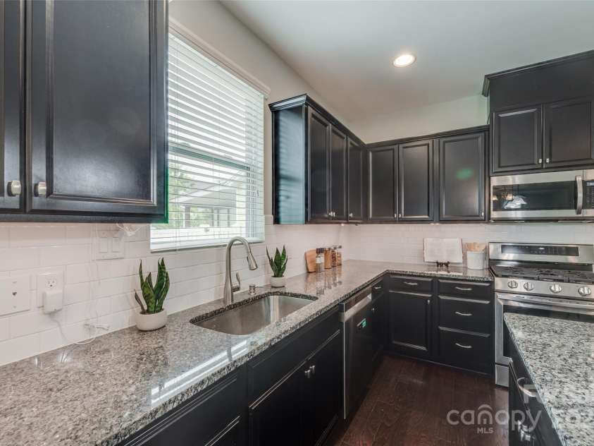 1507 Arcadia Bluff Drive, York, SC 29745.  MLS# CAR4252388, YatesRealty ID 12550. New Upgraded Appliances