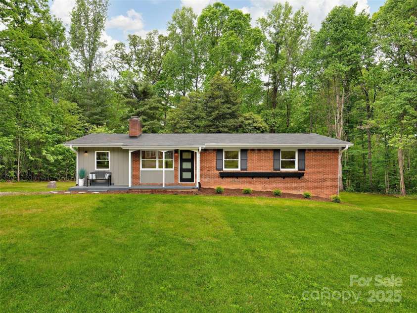 16 Emerson Poore Drive, Candler, NC 28715.  MLS# CAR4256902, YatesRealty ID 12551. 16 Emerson Poore Dr