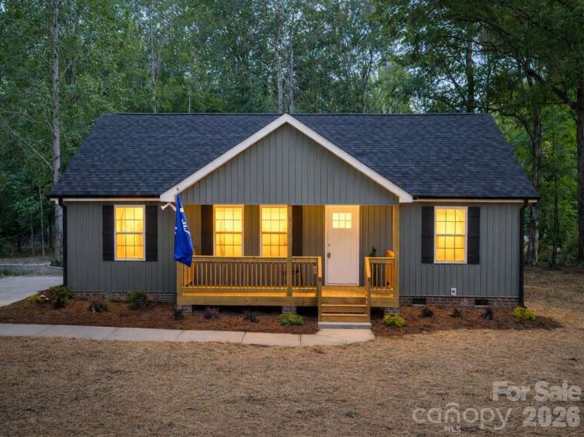 320 Sharon Road, York, SC 29745.  MLS# CAR4369530, YatesRealty ID 12552. 