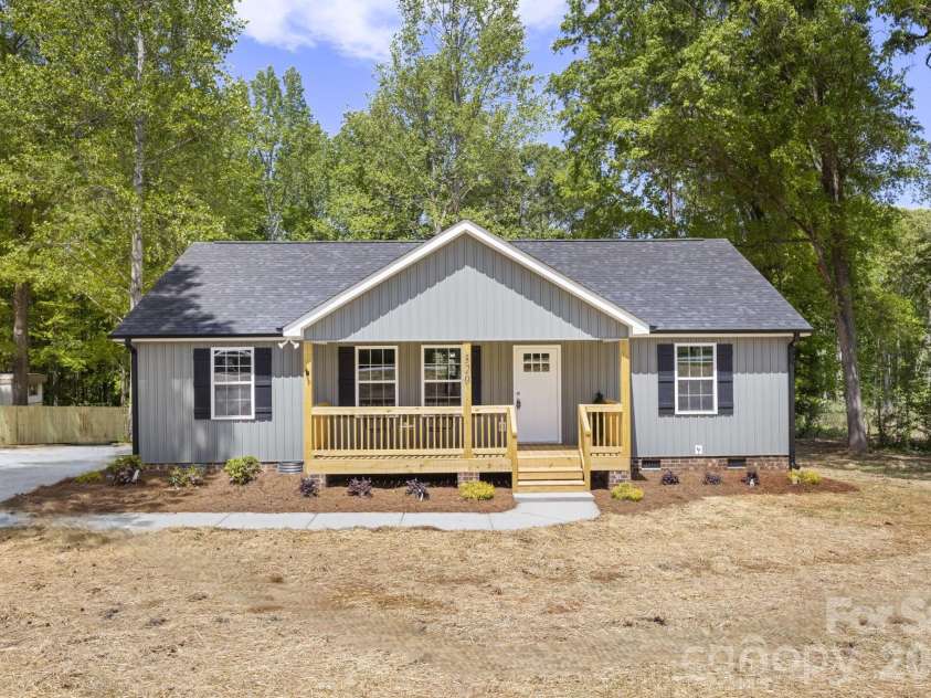 320 Sharon Road, York, SC 29745.  MLS# CAR4369530, YatesRealty ID 12552. 