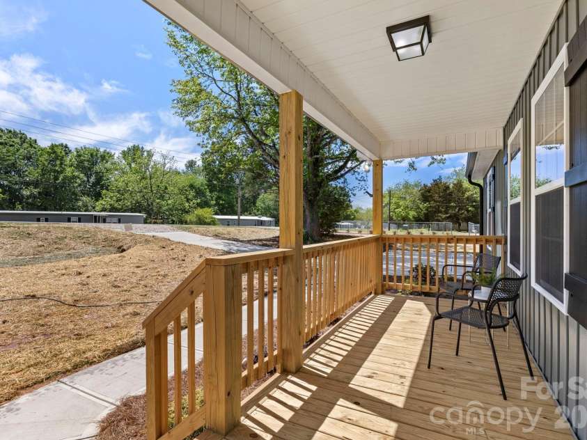 320 Sharon Road, York, SC 29745.  MLS# CAR4369530, YatesRealty ID 12552. 