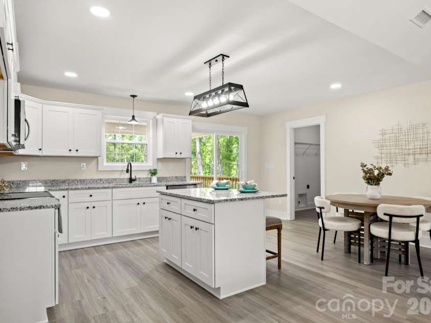 320 Sharon Road, York, SC 29745.  MLS# CAR4369530, YatesRealty ID 12552. 