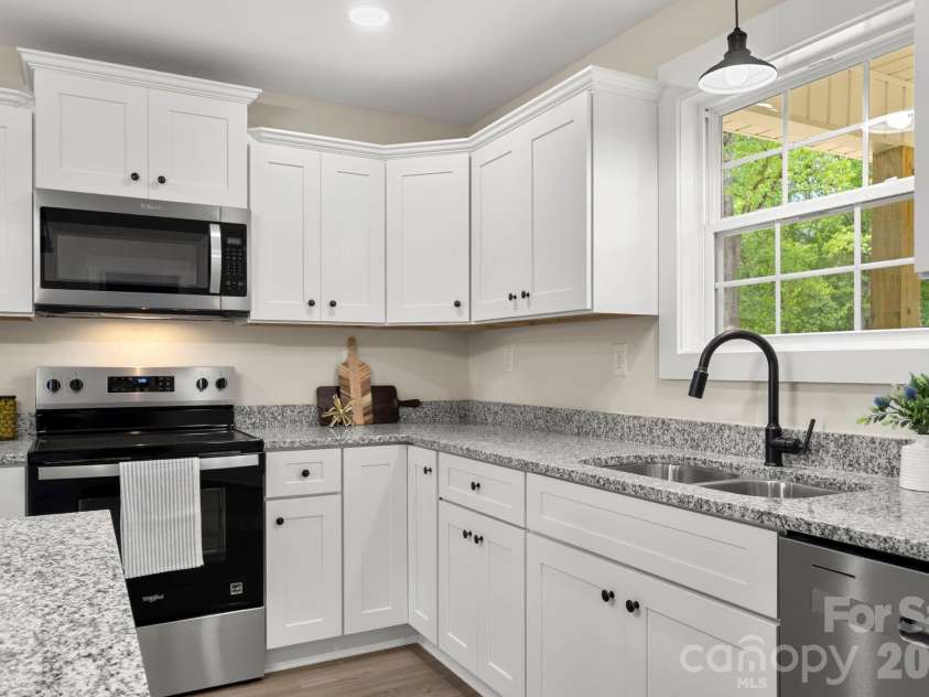 320 Sharon Road, York, SC 29745.  MLS# CAR4369530, YatesRealty ID 12552. 