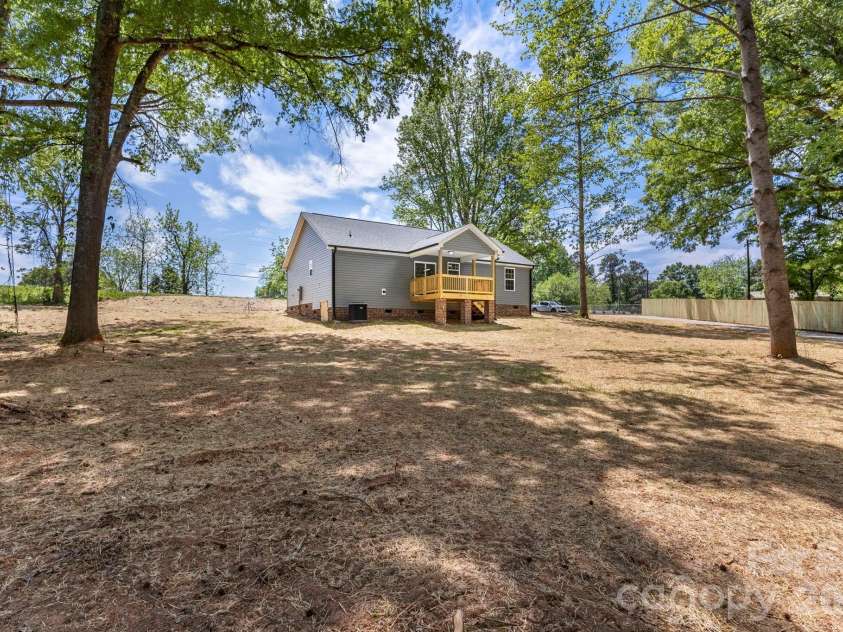 320 Sharon Road, York, SC 29745.  MLS# CAR4369530, YatesRealty ID 12552. 