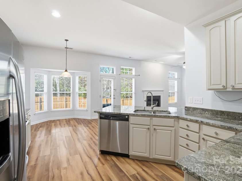 630 Springhouse Place, Clover, SC 29710.  MLS# CAR4278014, YatesRealty ID 12553. Kitchen
