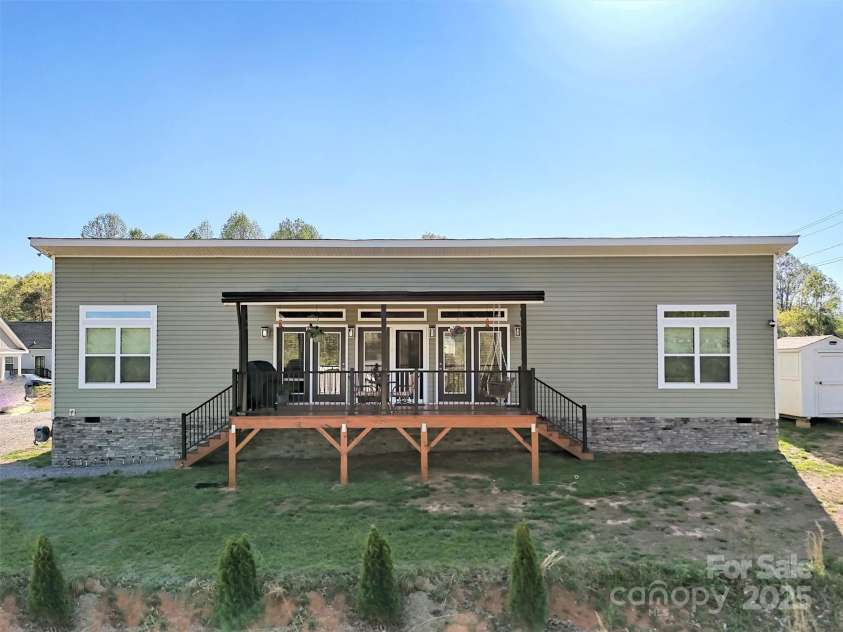 380 Carolina Avenue, Marion, NC 28752.  MLS# CAR4249515, YatesRealty ID 12554. 