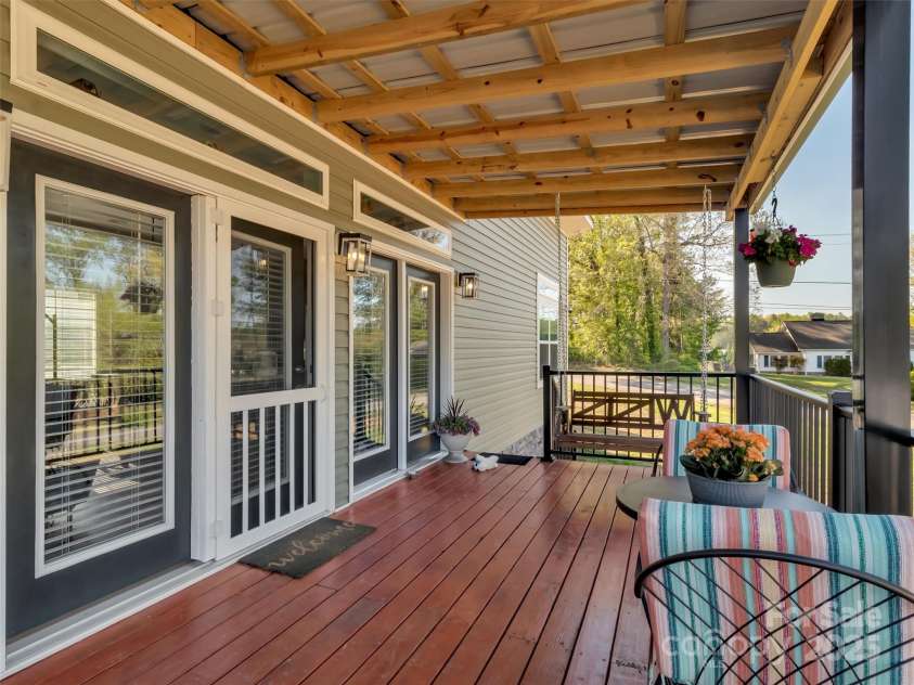 380 Carolina Avenue, Marion, NC 28752.  MLS# CAR4249515, YatesRealty ID 12554. 