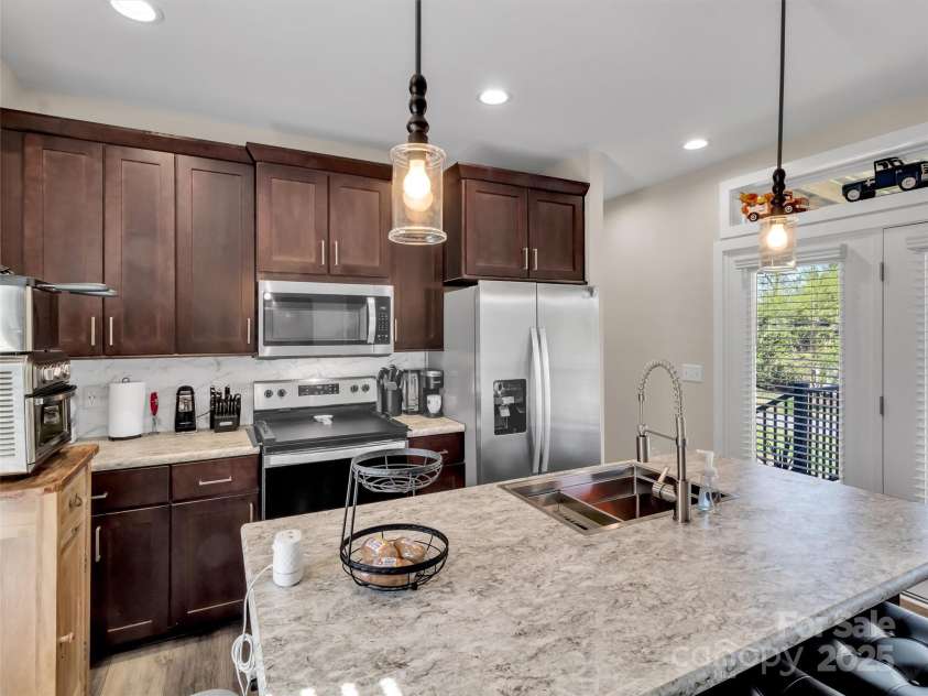 380 Carolina Avenue, Marion, NC 28752.  MLS# CAR4249515, YatesRealty ID 12554. 