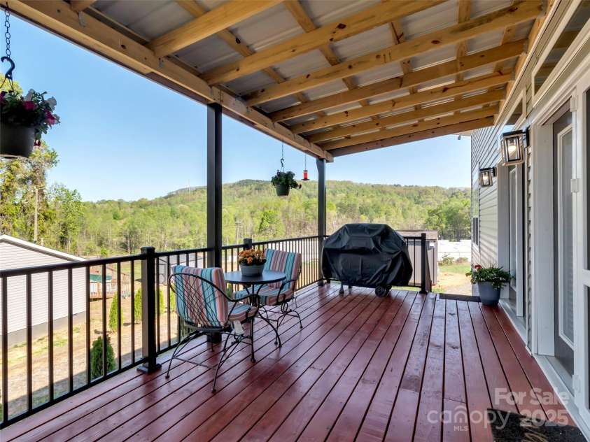 380 Carolina Avenue, Marion, NC 28752.  MLS# CAR4249515, YatesRealty ID 12554. 