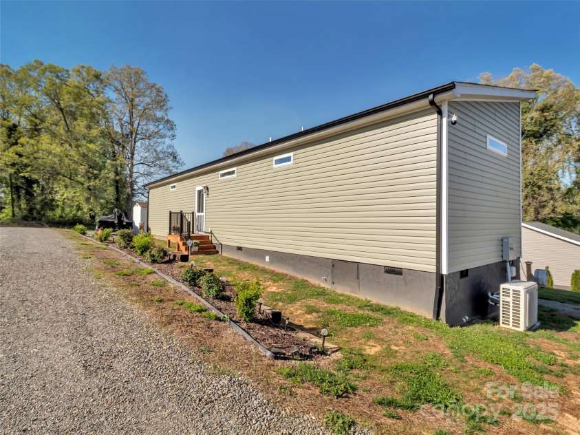 380 Carolina Avenue, Marion, NC 28752.  MLS# CAR4249515, YatesRealty ID 12554. 