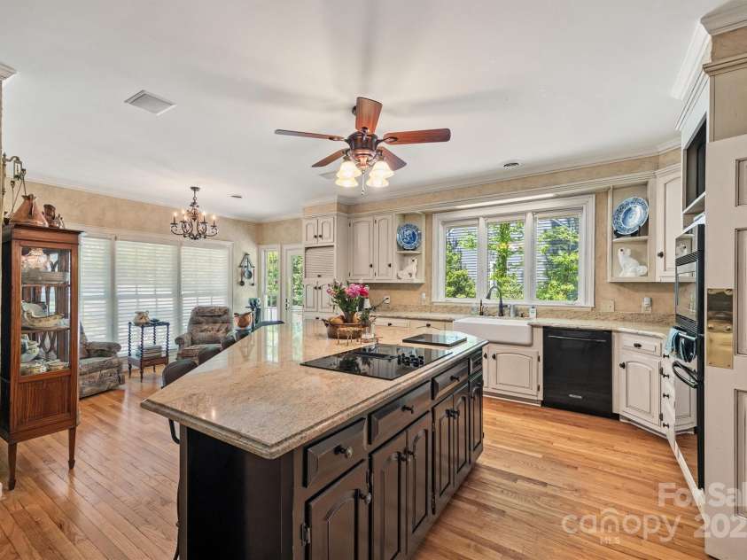 16 Sunrise Point Court, Lake Wylie, SC 29710.  MLS# CAR4229214, YatesRealty ID 12555. 