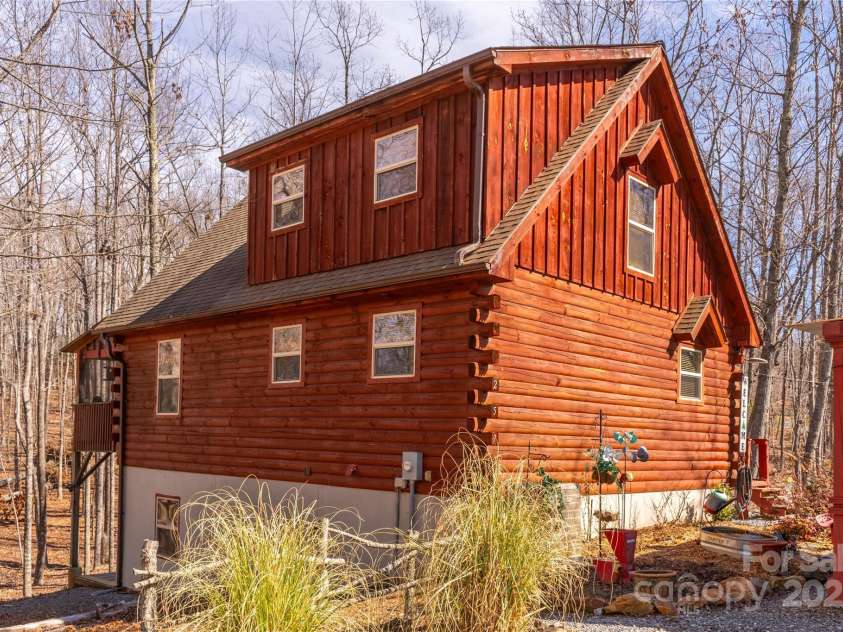 257 Adirondack Trail, Nebo, NC 28761.  MLS# CAR4222411, YatesRealty ID 12556. 