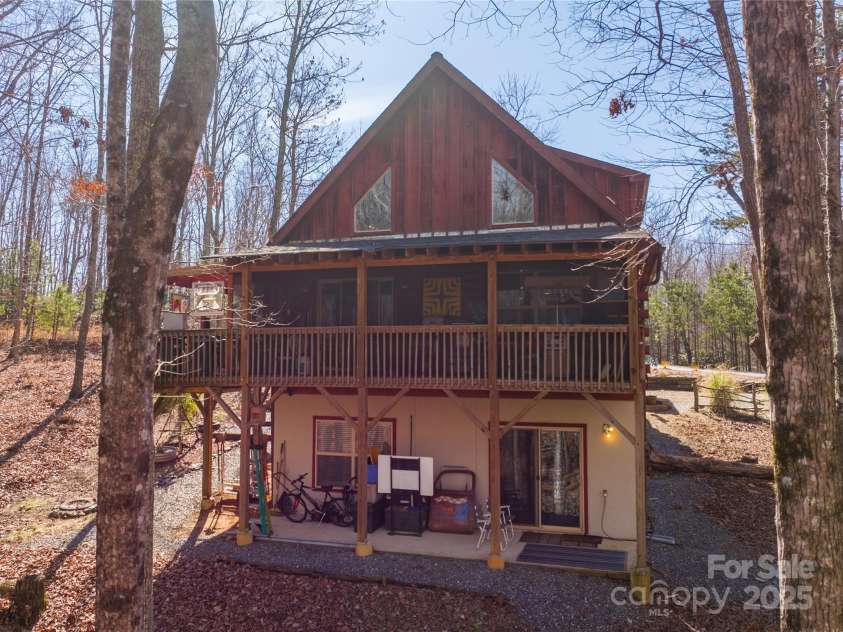 257 Adirondack Trail, Nebo, NC 28761.  MLS# CAR4222411, YatesRealty ID 12556. 