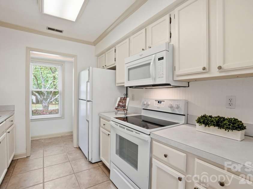 405 Sweetgum Drive, Fort Mill, SC 29715.  MLS# CAR4369831, YatesRealty ID 12556. 