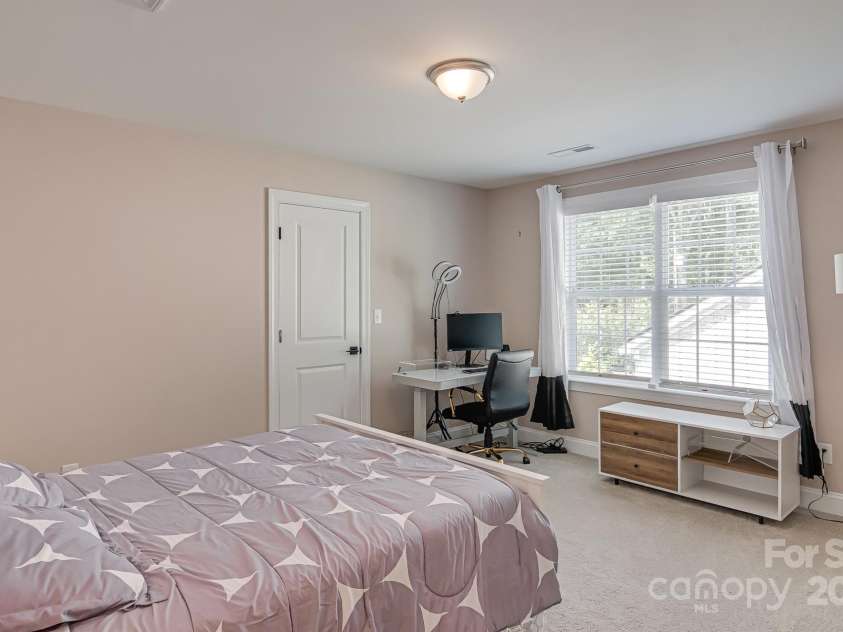 2707 Cottage Hill Lane, Winston Salem, NC 27106.  MLS# CAR4253244, YatesRealty ID 12557. 