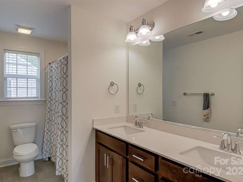 2707 Cottage Hill Lane, Winston Salem, NC 27106.  MLS# CAR4253244, YatesRealty ID 12557. 
