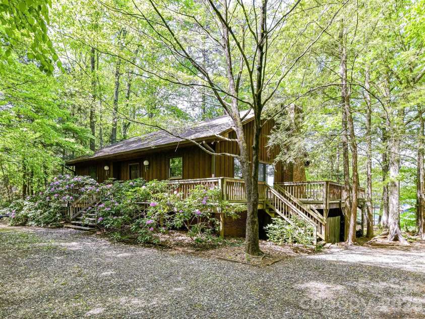 2862 Cherry Lane, Denver, NC 28037.  MLS# CAR4368364, YatesRealty ID 12557. 