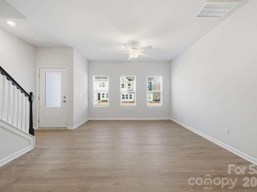 5107 Orchardview Way, Charlotte, NC 28216.  MLS# CAR4241432, YatesRealty ID 12561. Dining Area