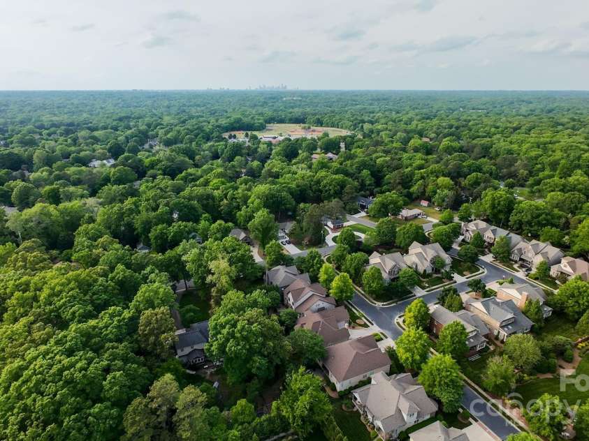 4122 Banfield Place, Charlotte, NC 28226.  MLS# CAR4252239, YatesRealty ID 12562. Beautiful Bellmore Hall